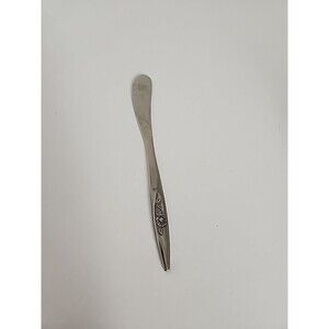 Oneidacraft Deluxe Stainless Steel Butter Knife Lasting Rose Pattern